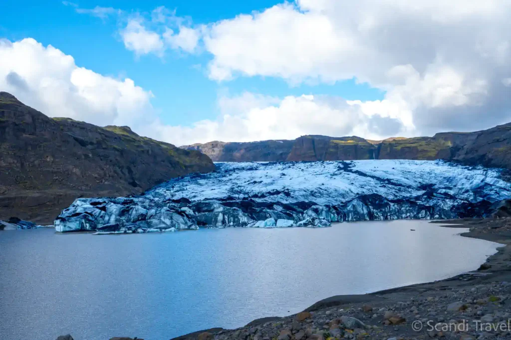 Stunning view of a glacier and glacial lagoon in Skaftafell National Park