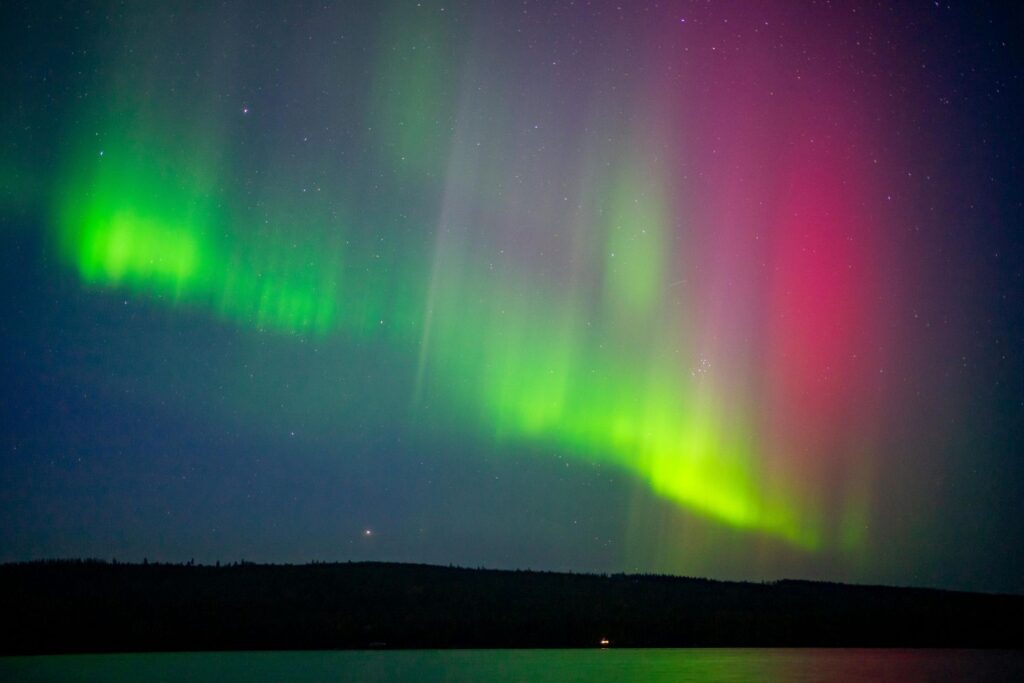 Green and Red Auror Borealis over Kiruna, Norrbottens län, Schweden