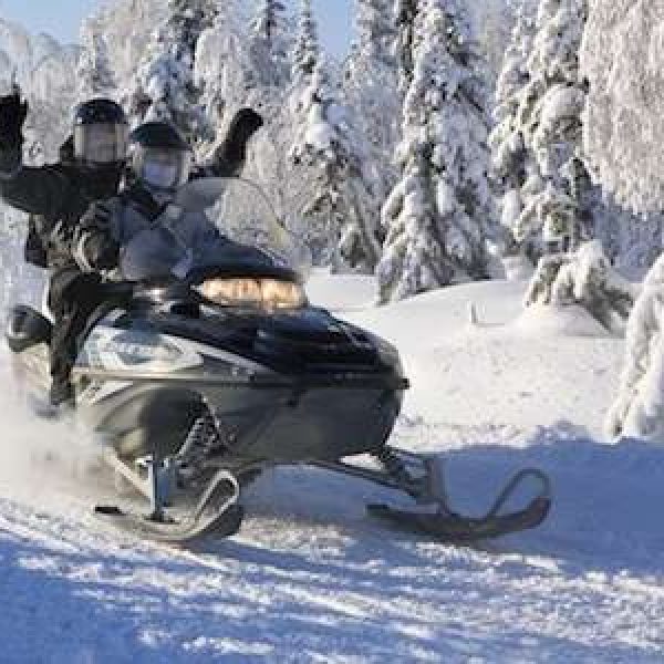 snowmobis